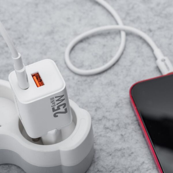 FORCELL F-ENERGY Mini GaN III VT-25B travel charger with 1 x Type C + 1x USB A sockets, PD QC4.0 25W white