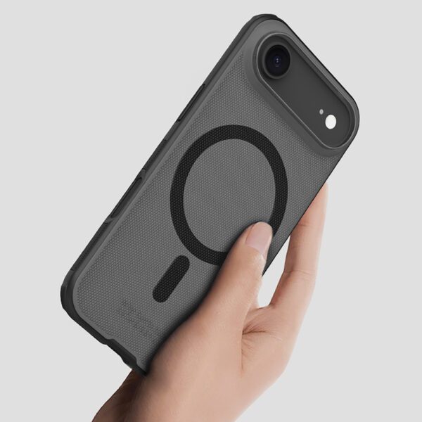 Super Frosted Shield Pro Magnetic Case IP17 Air Transparent blackpol