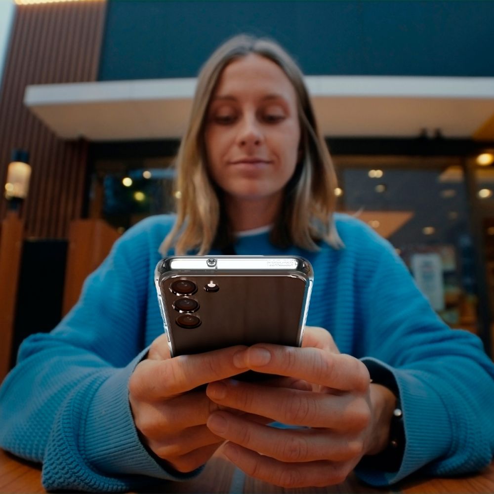 Spigen Ultra Hybrid case for Samsung Galaxy S23 crystal clear