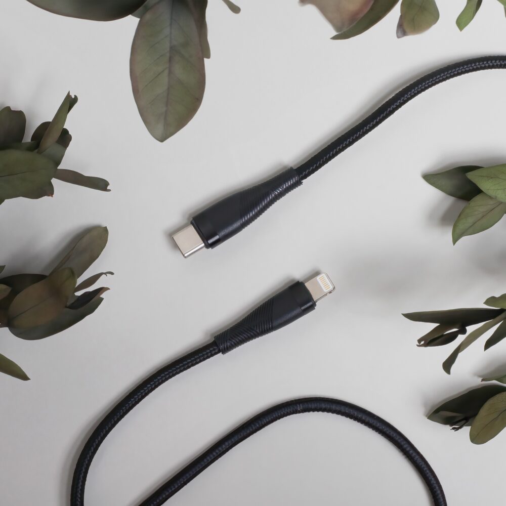 337479_oryg Maxlife MXUC-08 cable USB-C - Lightning 1,0 m 27W black nylon