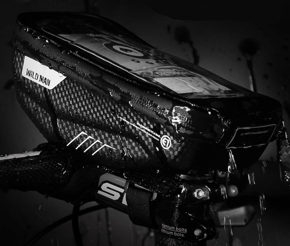 374d62a875d4ff0af4f48f19387770b4 WILDMAN traveling bag for bike handlebars with zipper 1L (4 "- 7") E1 black