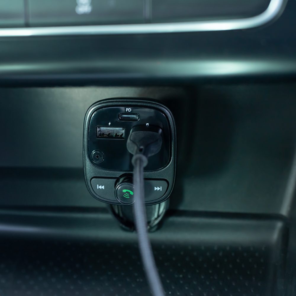 385450_oryg Forever FM transmitter Bluetooth 2 x USB-A 1 x USB-C PD 30W TR-370 black