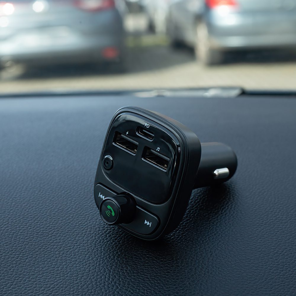 385452_oryg Forever FM transmitter Bluetooth 2 x USB-A 1 x USB-C PD 30W TR-370 black