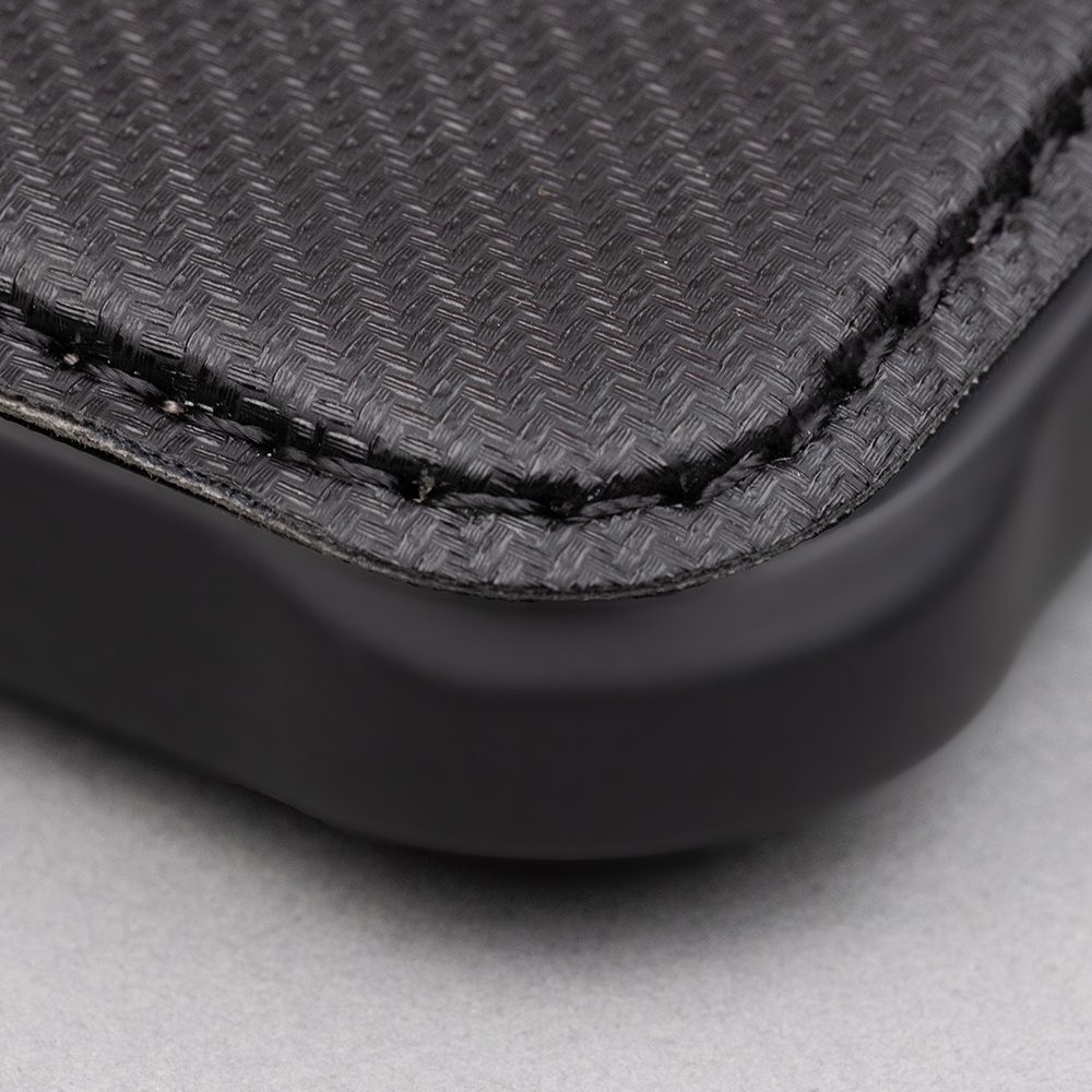 387268_oryg Smart Carbon case for iPhone 16 Plus 6,7" black
