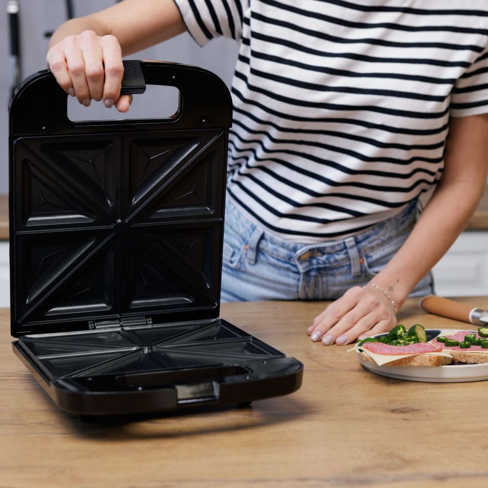 388751_oryg Huslog 4-slice sandwich maker AK-7822
