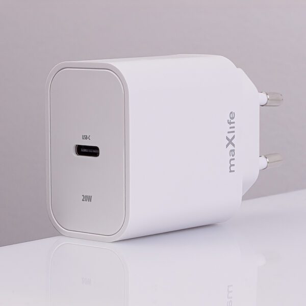 Maxlife MXTC-06-20C PD QC charger 1x USB-C 20W white + USB-C - Lightning cable 20W