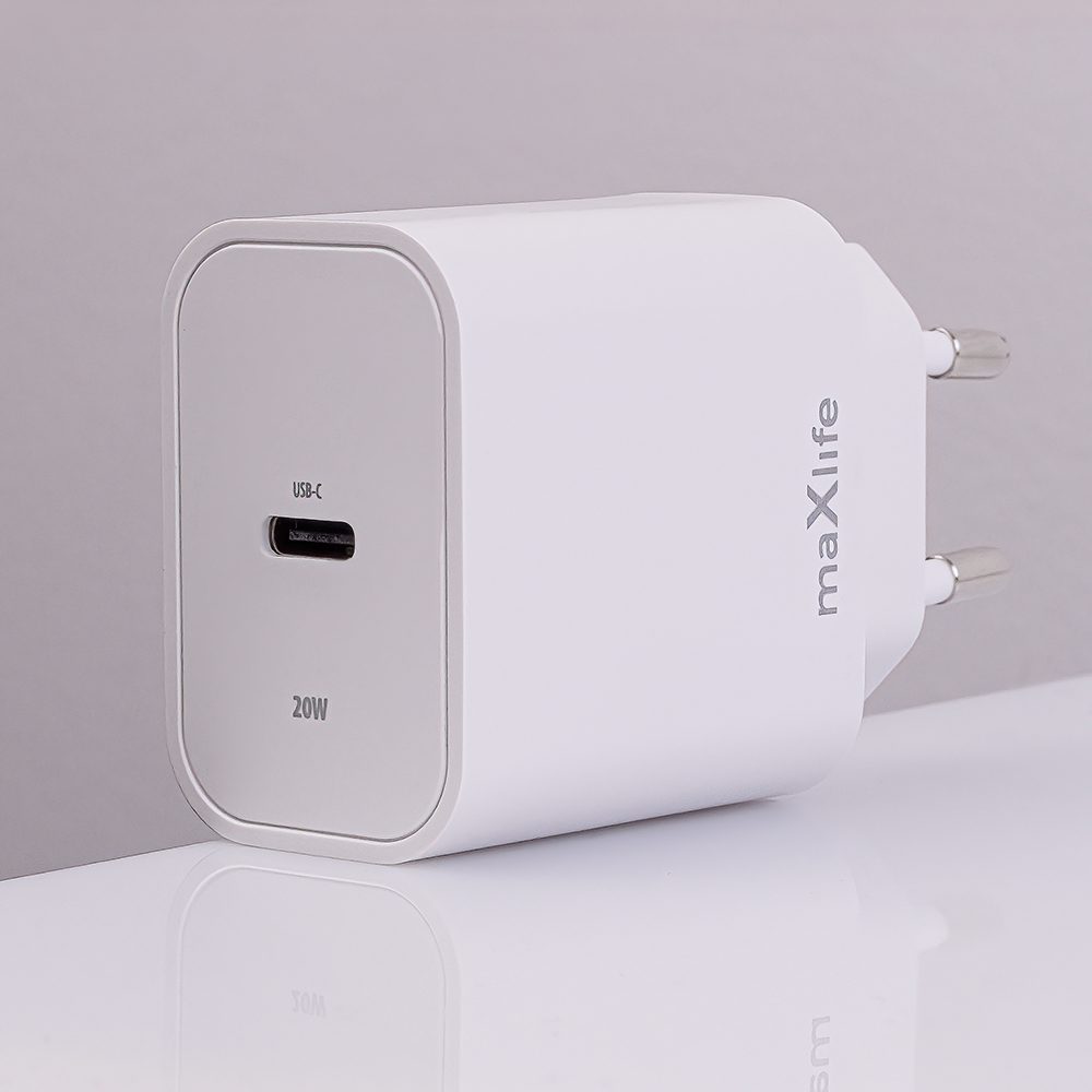 Maxlife MXTC-06-20C PD QC charger 1x USB-C 20W white + USB-C - Lightning cable 20W