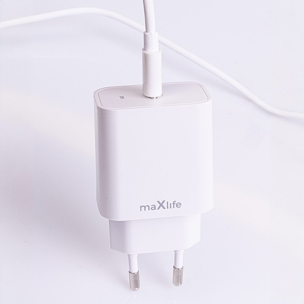 Maxlife MXTC-06-20C PD QC charger 1x USB-C 20W white + USB-C - Lightning cable 20W