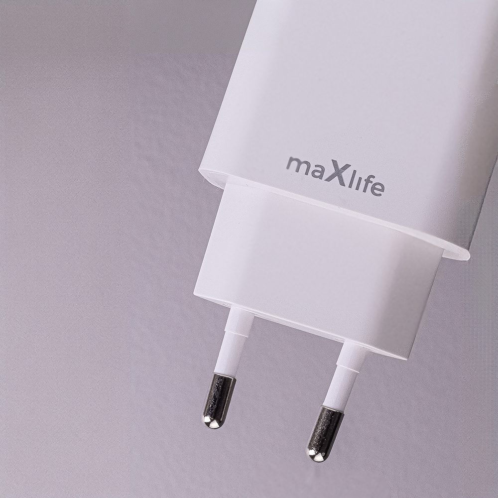 402602_oryg Maxlife MXTC-06-20AC PD QC charger 1x USB-C 1x USB 20W white + USB-C - Lightning cable 20W