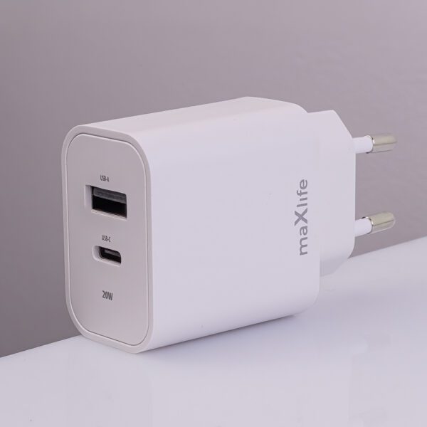 Maxlife MXTC-06-20AC PD QC charger 1x USB-C 1x USB 20W white + USB-C - Lightning cable 20W