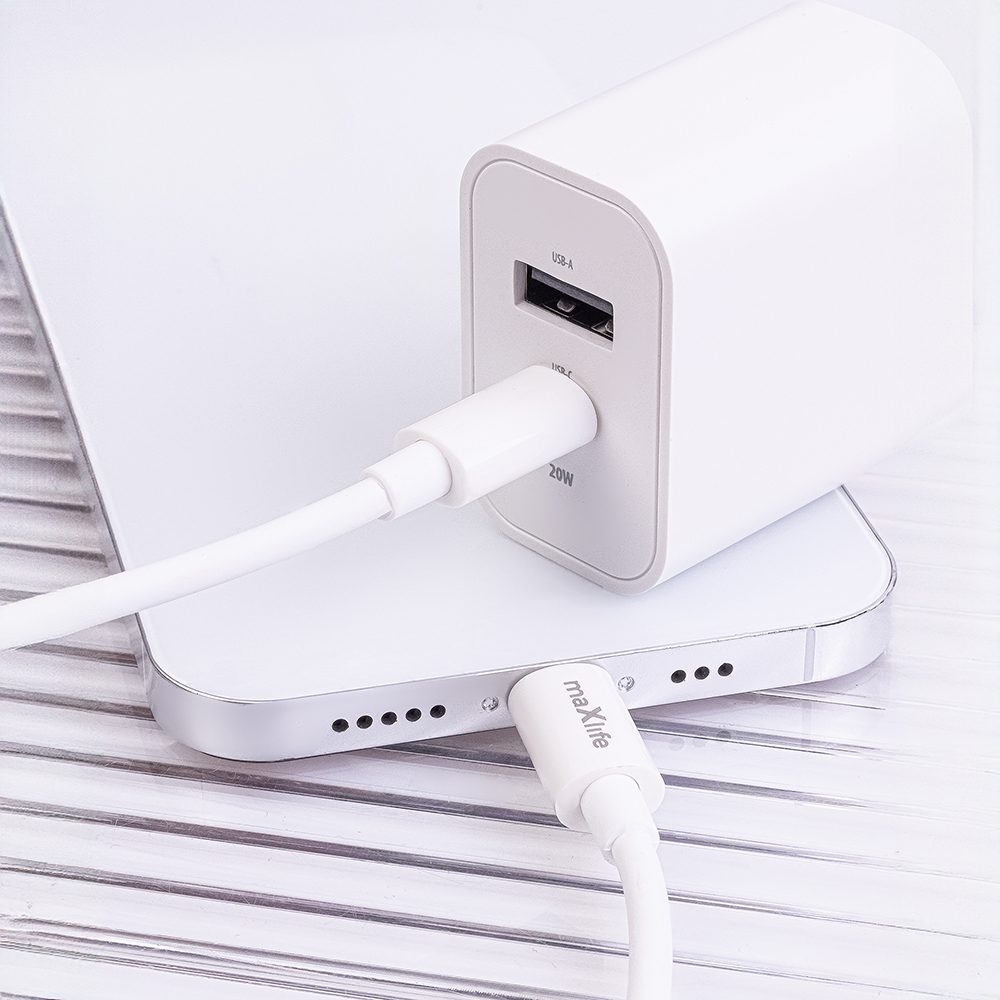 402605_oryg Maxlife MXTC-06-20AC PD QC charger 1x USB-C 1x USB 20W white + USB-C - Lightning cable 20W