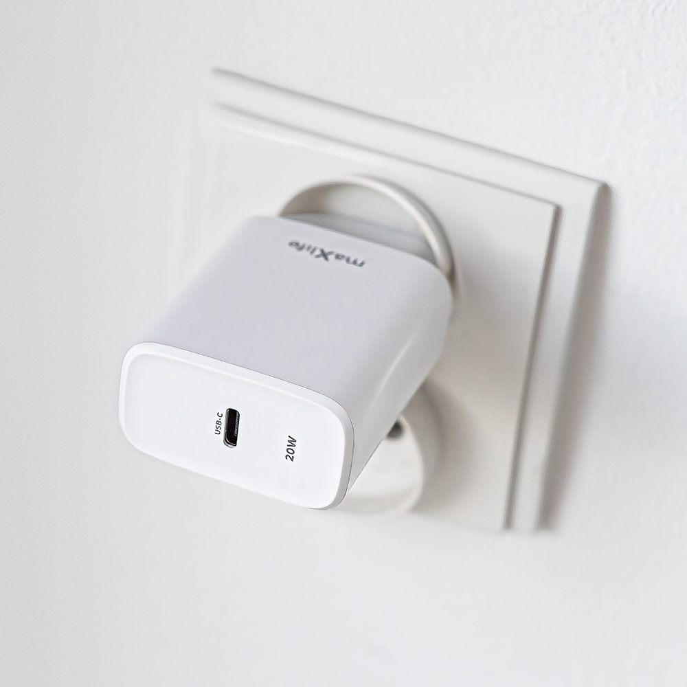 Maxlife MXTC-10-20C PD QC charger 1x USB-C 20W white