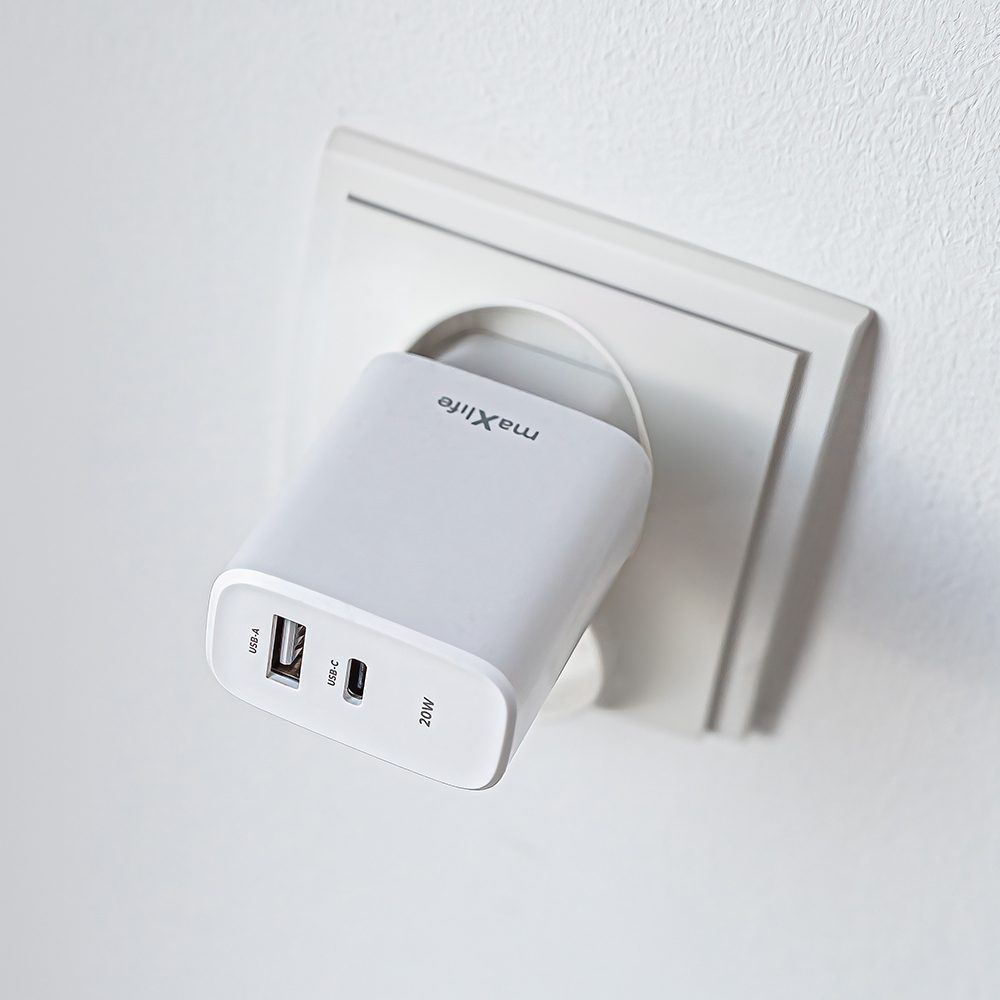 407598_oryg Maxlife MXTC-10-20AC PD QC charger 1x USB-C 1x USB 20W white