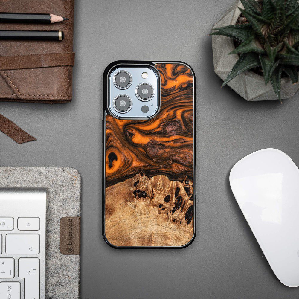 408314_oryg Bewood Unique case for iPhone 15 Pro 6,1" Orange
