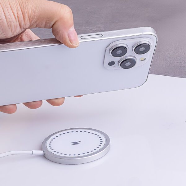 Maxlife MXWC-05 magnetic wireless charger 15W white