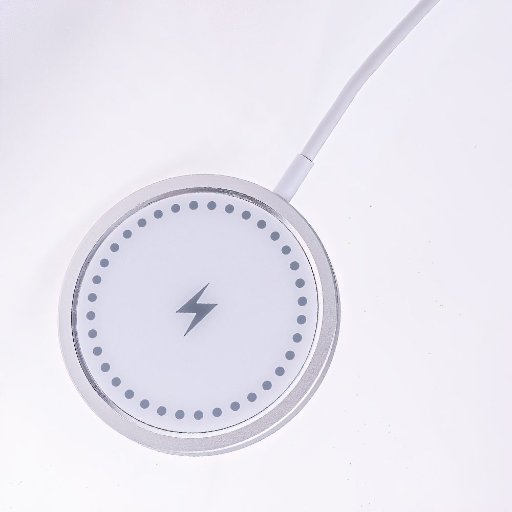 Maxlife MXWC-05 magnetic wireless charger 15W white
