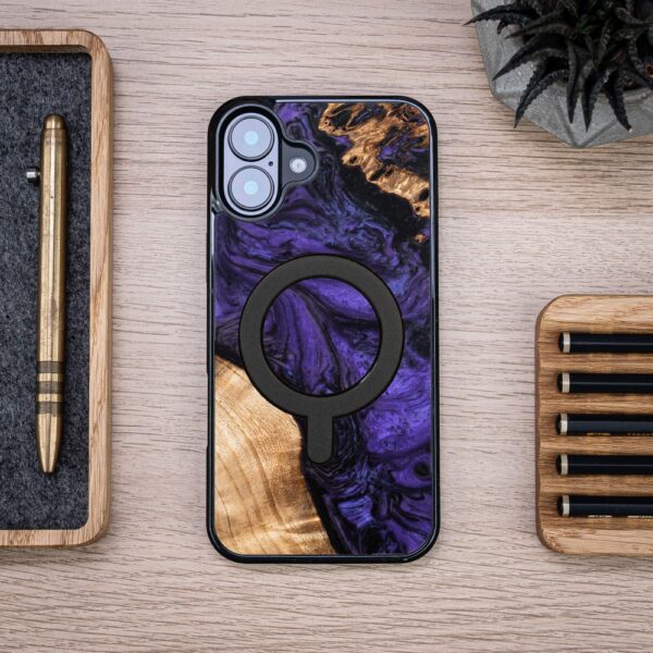 419372_oryg Bewood Unique case for iPhone 16 Plus 6,7" Violet with MagSafe