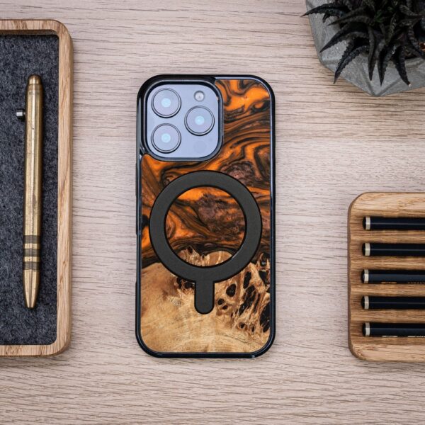 Bewood Unique case for iPhone 16 Pro 6,3" Orange with MagSafe