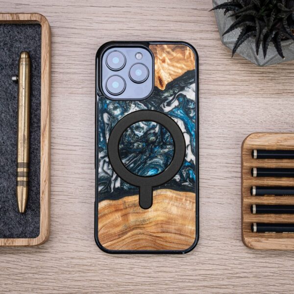 Bewood Unique case for iPhone 16 Pro Max 6,9" Planets Earth with MagSafe
