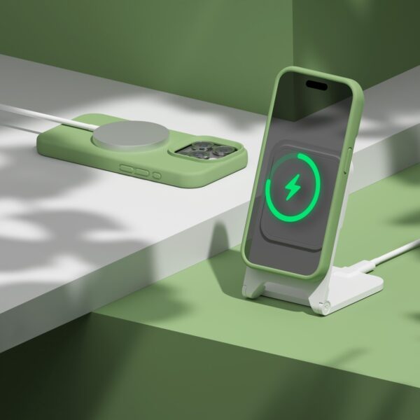 Etteri Silicone case for iPhone 15 Pro 6,1" light green