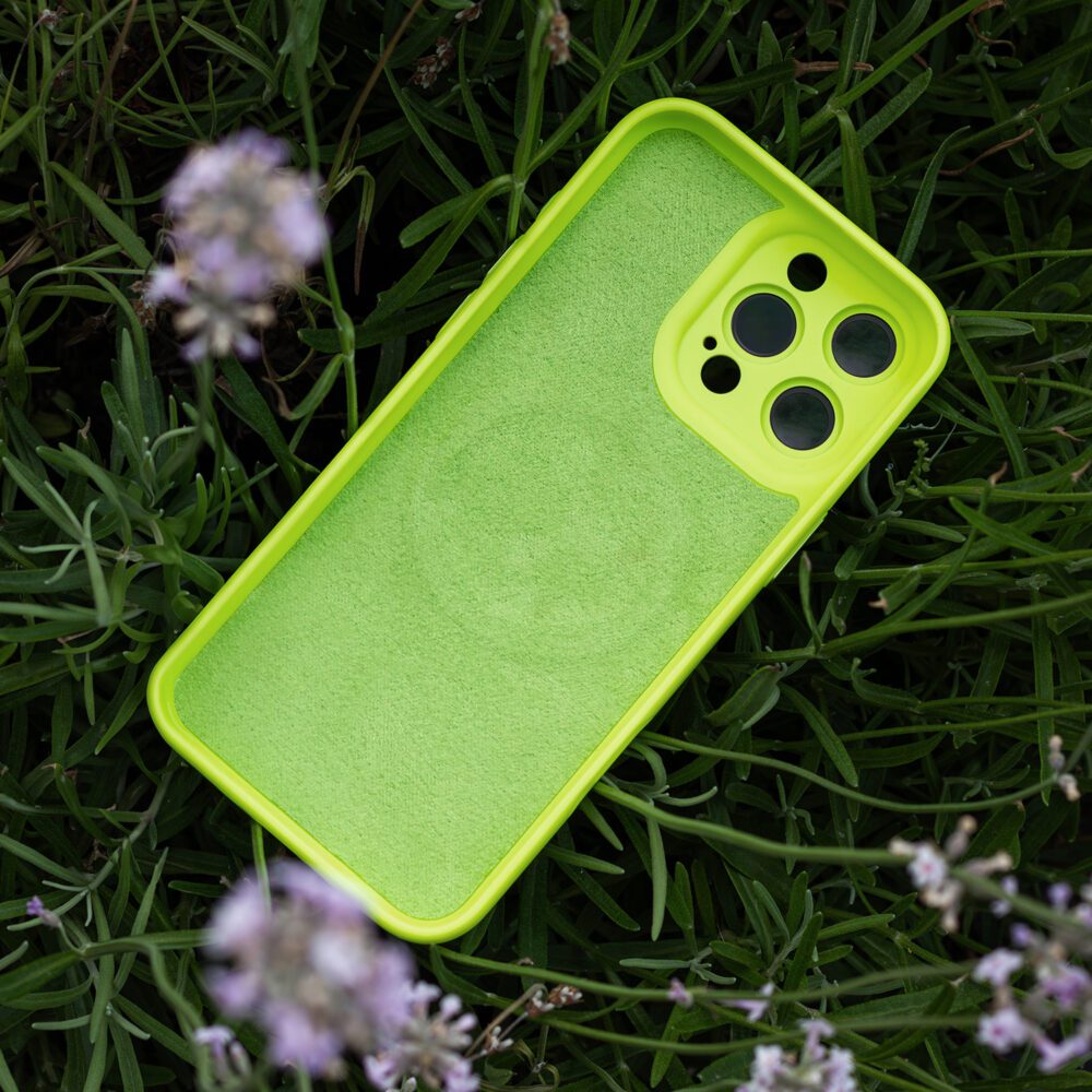 461520_oryg Ultra Trendy Vivid Thin Mag case for iPhone 15 Pro 6,1" green