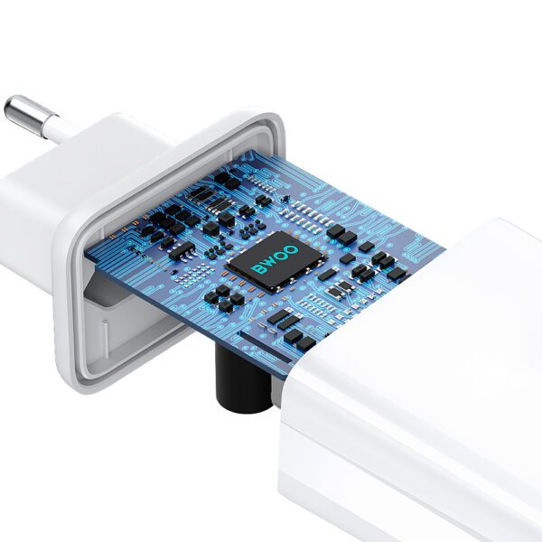 BWOO wall charger CDA182 QC 38W 1x USB-A + 1x USB-C with USB-C cable 1 m black