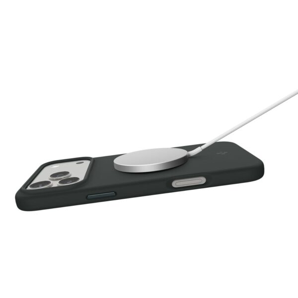 Spigen Silicone Fit Mag Magsafe case for iPhone 17 Pro Max Abyss Green