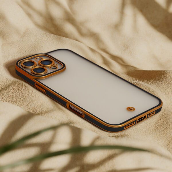 478244_oryg Silky Gold case for iPhone 17 6,3" black