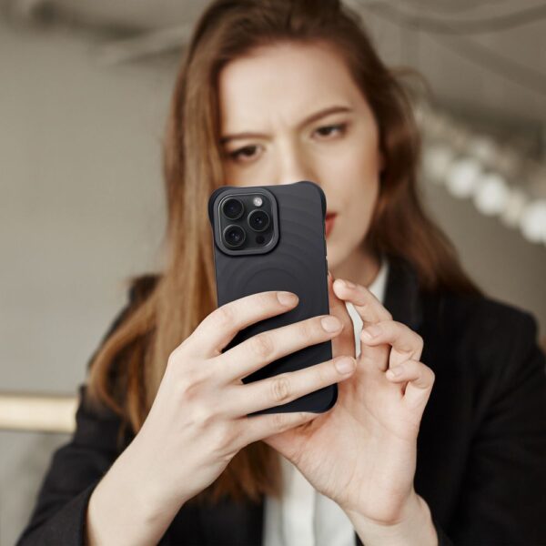 Silicone Zephyr Mag Cover compatible with MagSafe do IPHONE 13 PRO black