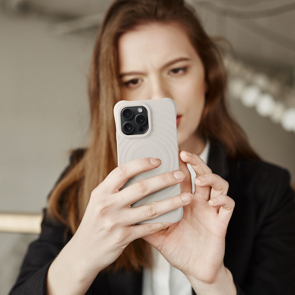 Silicone Zephyr Mag Cover compatible with MagSafe do IPHONE 16 white